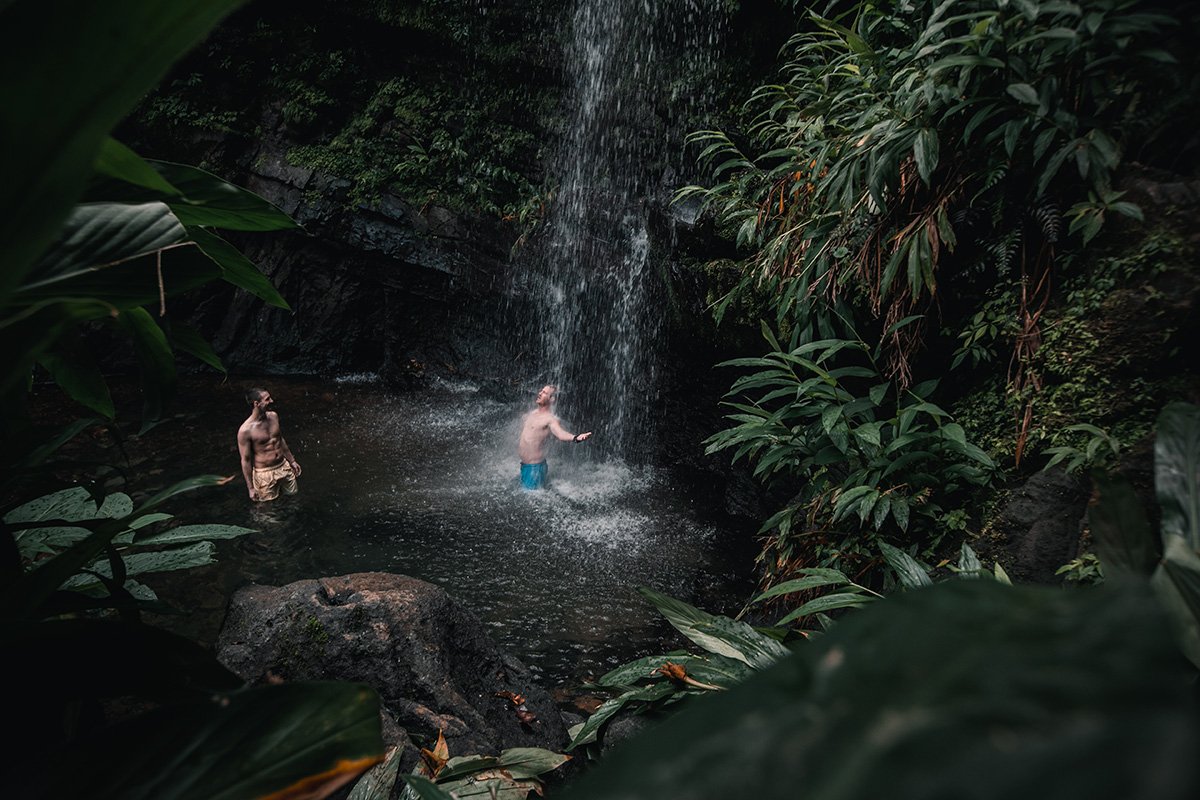 Disfruta de las muchas vistas panorámicas y aventuras naturales que El Yunque tiene para ofrecer.