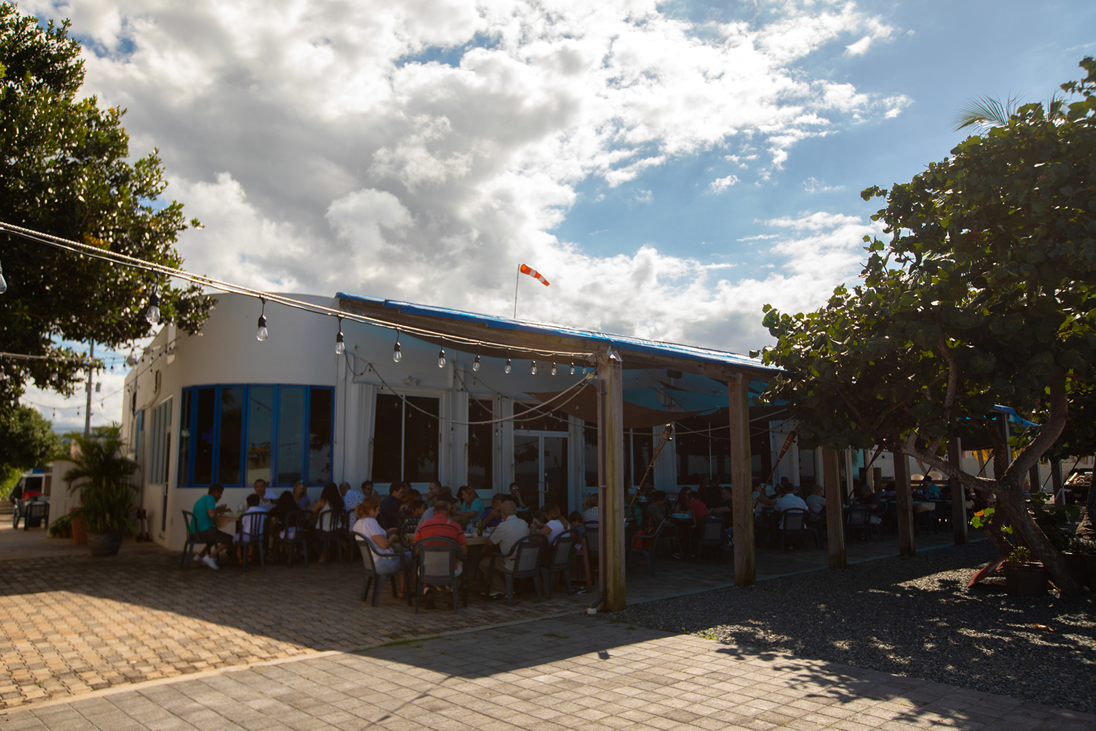 Outside view of Salitre's restaurant in Arecibo.