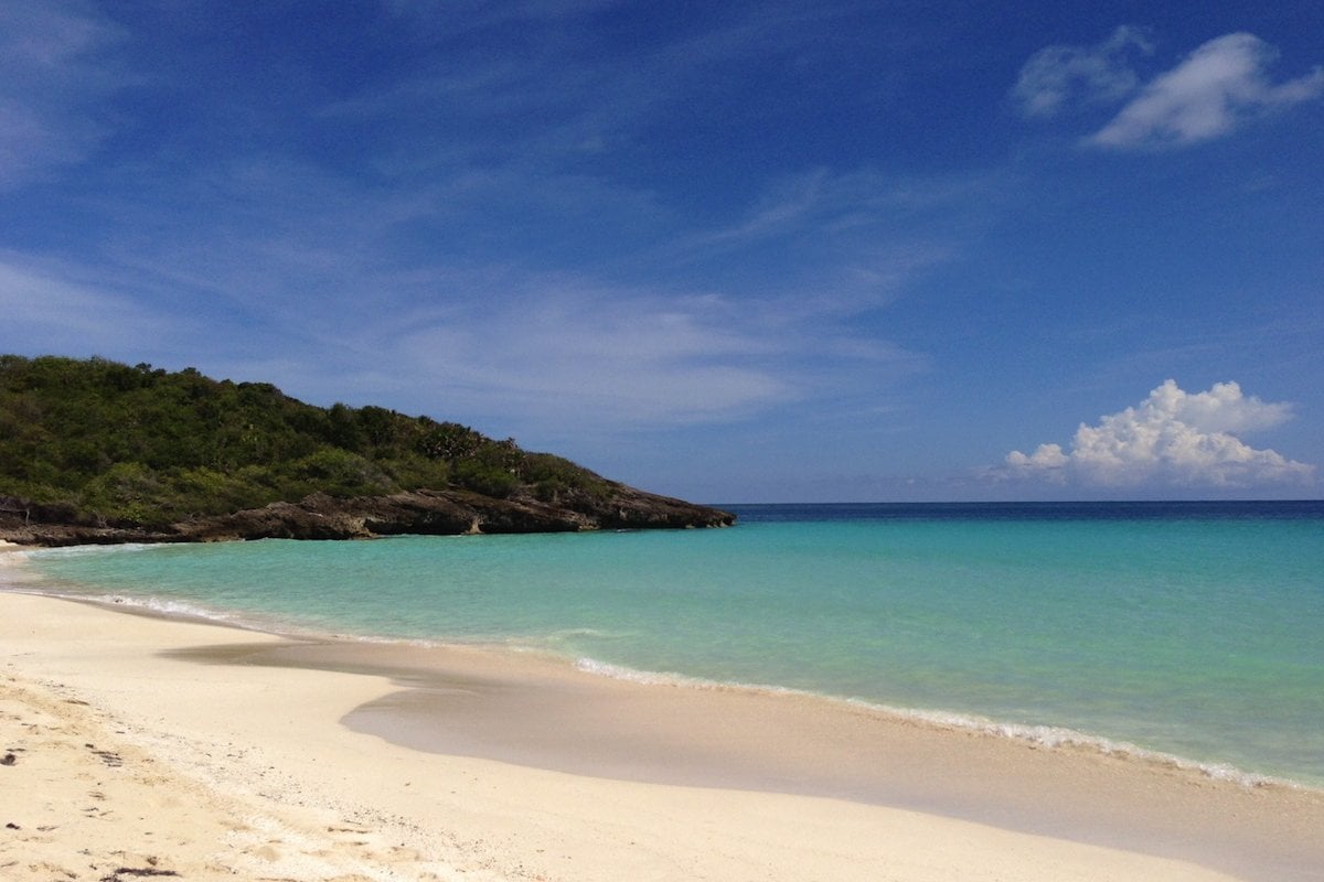 Sunny beach en Vieques.