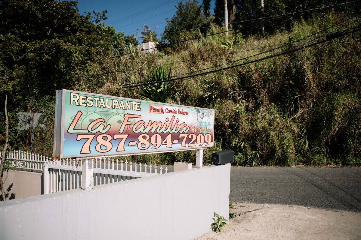 Exterio view of La Familia in Utuado.