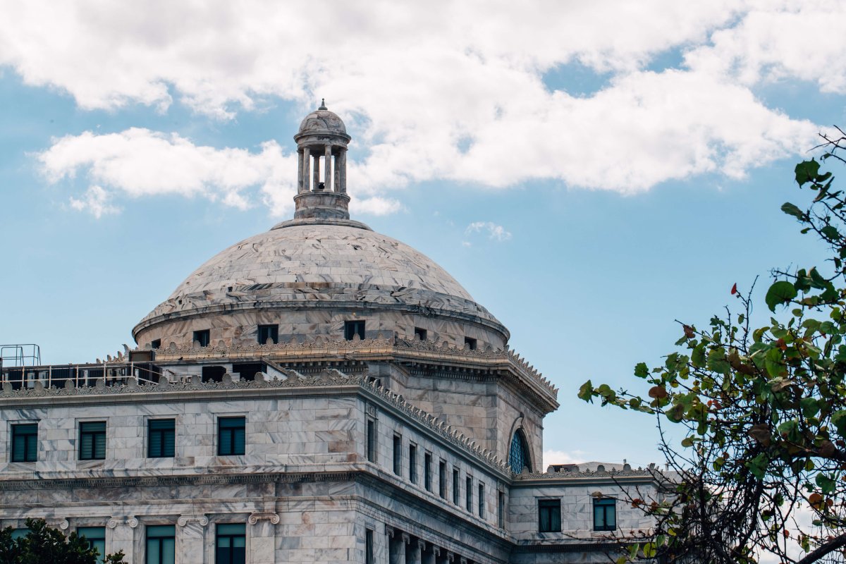 Vista exterior del edificio del Capitolio de Puerto Rico.