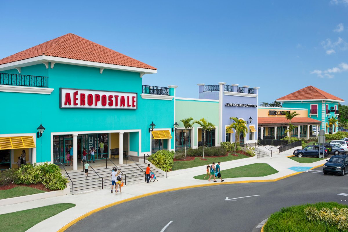 Aeropostale y American Eagle Outfitters en los Prime Outlets de Puerto Rico.