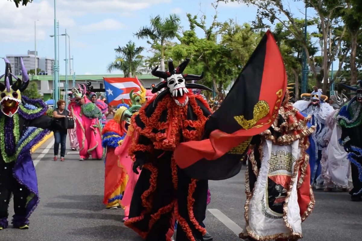 The Festival de las Máscaras de Hatillo commemorates el Día de los Santos Inocentes.