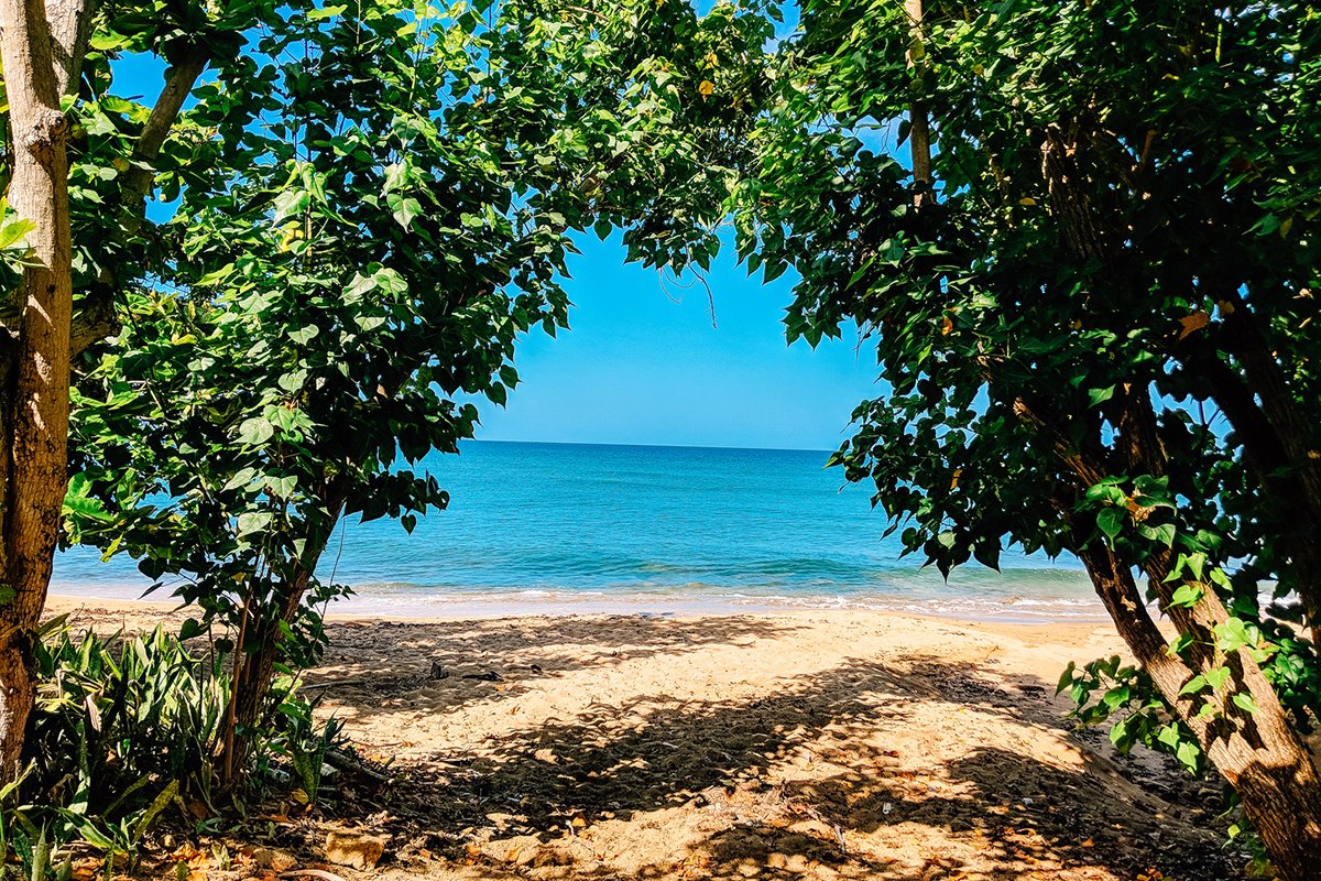 Vista de la Playa María en Rincón.