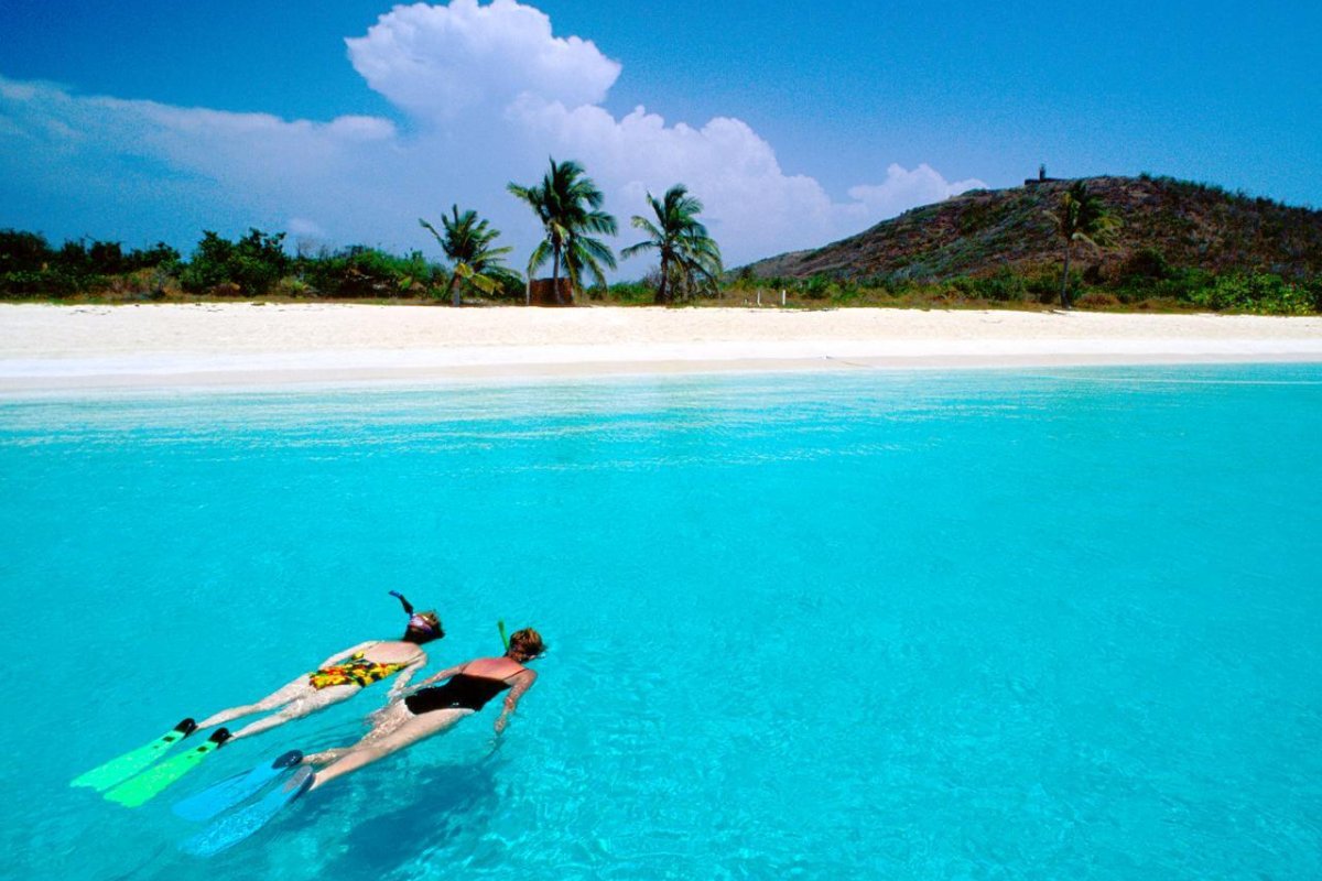 Two women snorkeling near Culebrita