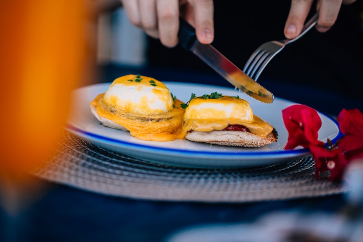 Eggs benedict at The English Rose in Rincon.