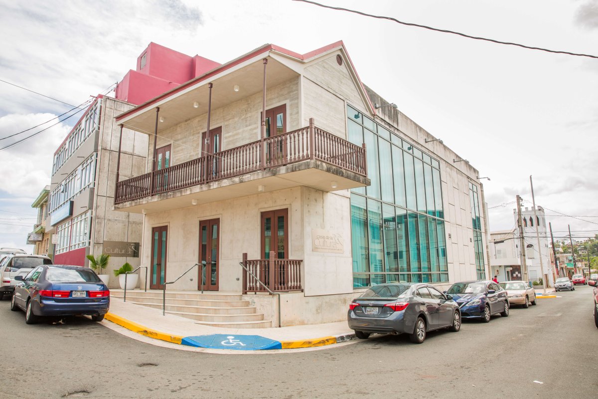 Vista exterior de la Casa de la Cultura.