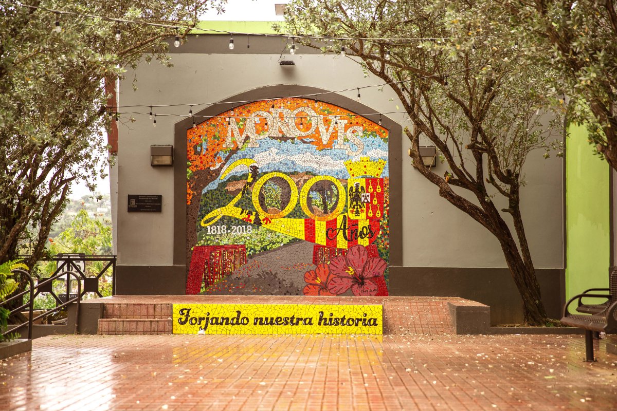 Colorful mural in Morovis 
