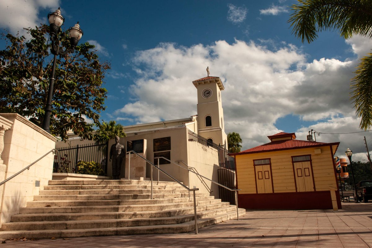 Plaza Central Iglesia in Corozal