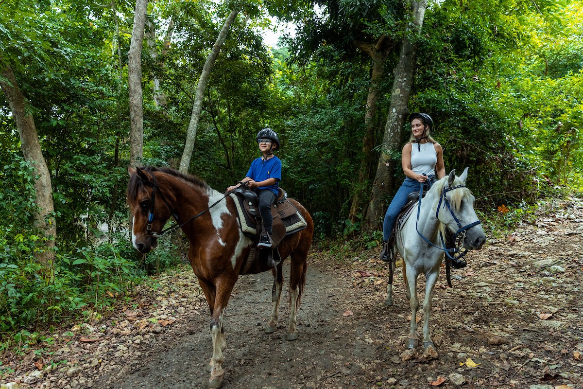 Campo Rico horseback riding