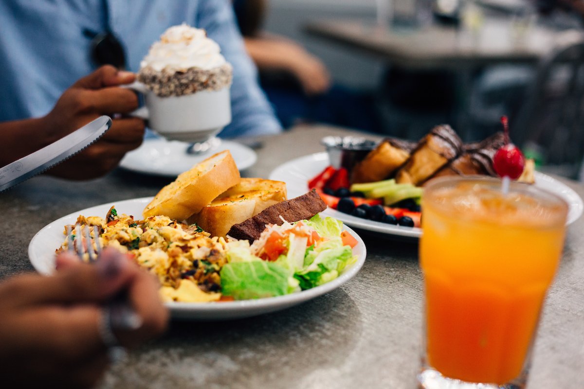 View of a breakfast dish and coffee at El After Lounge restaurant in Caguas.