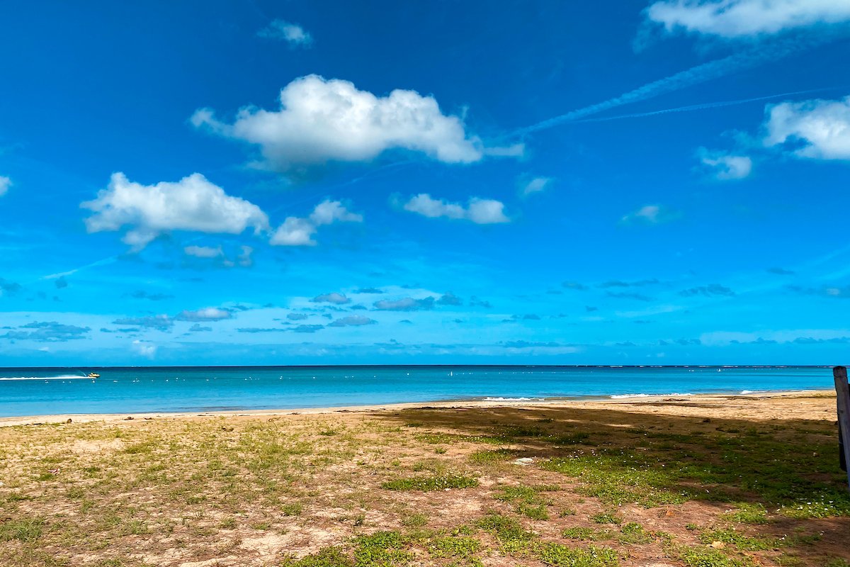 Vista del balneario La Monserrate en Luquillo.