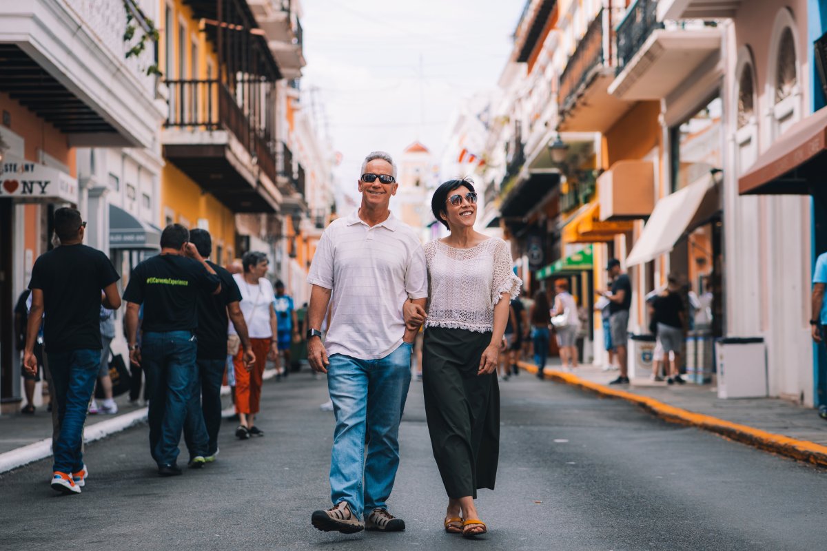 Couple walking in Old San Juan