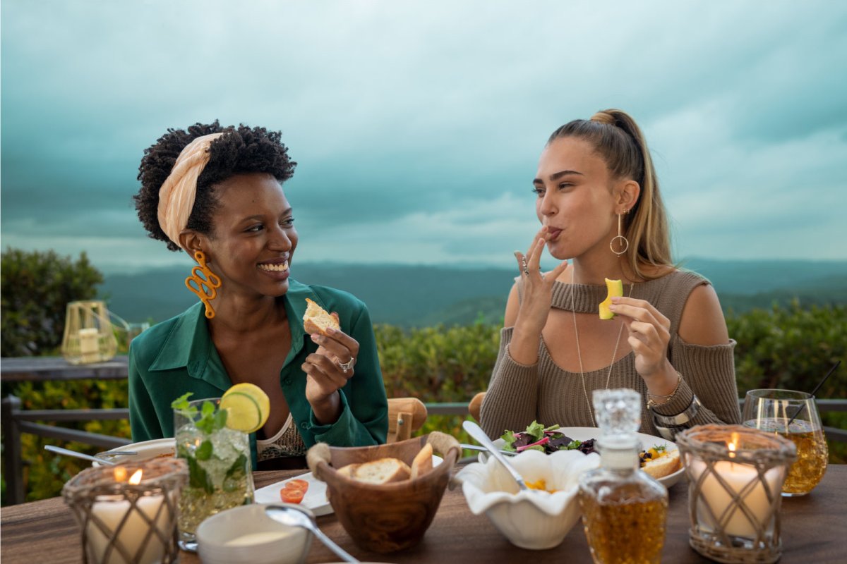 two women eating in Puerto Rico
