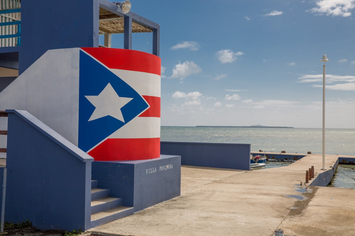 A flag of Puerto Rico painted on Villa Pesquera wall