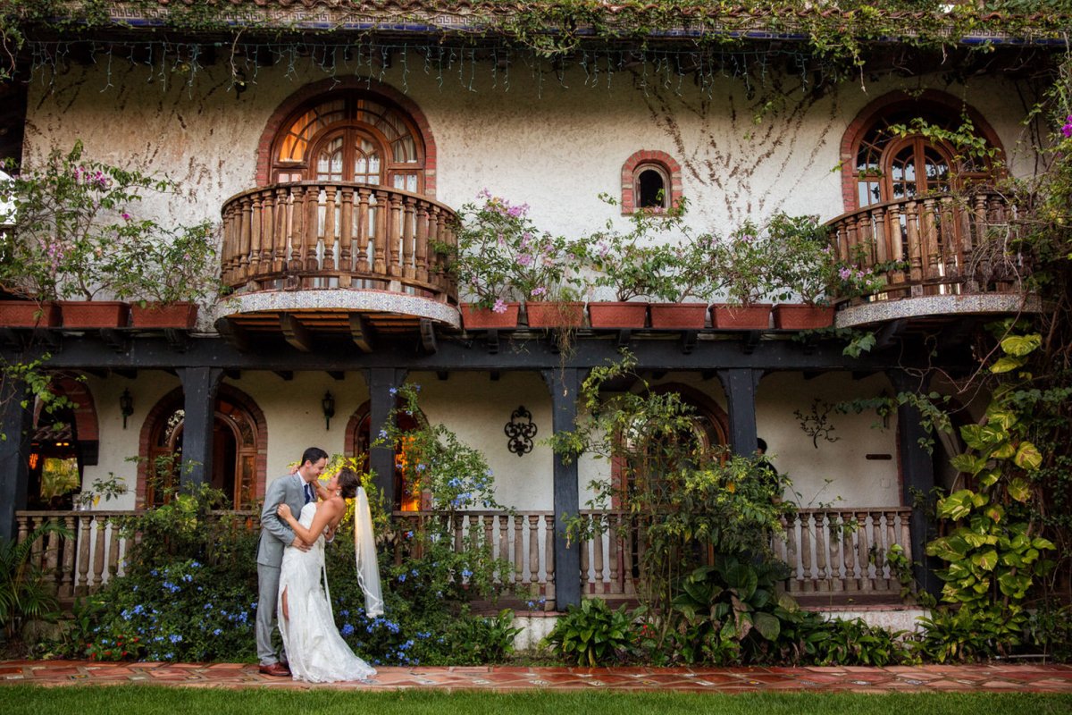 A fairy tale wedding at Hacienda Siesta Alegre. Photo by Noel Del Pilar.
