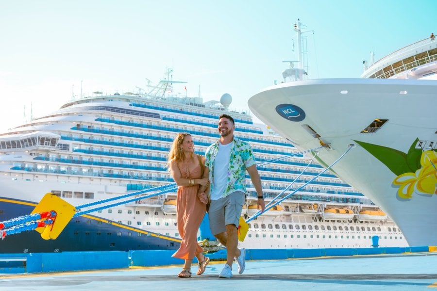 Couple leaving a cruise.