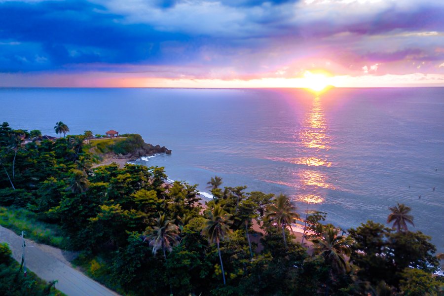 Beautiful beach sunset, one recommended thing to do in Rincón.