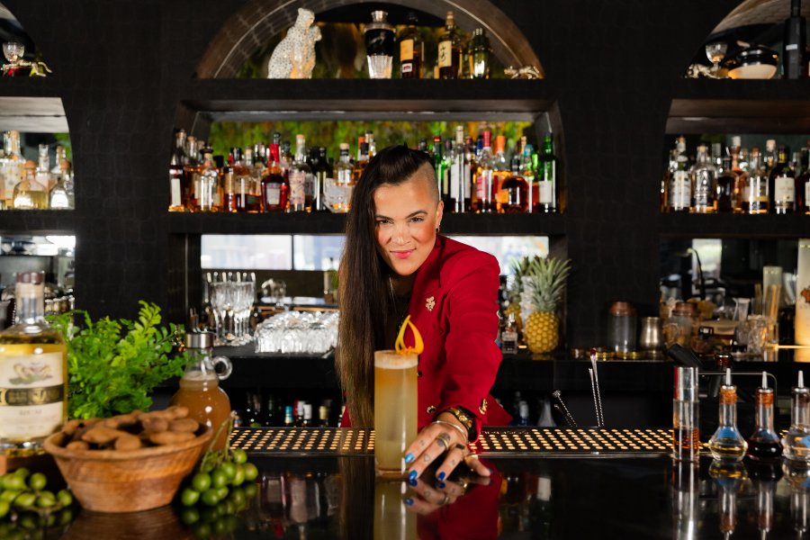 nicky fas presenting cocktail