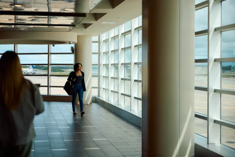 airport visitant