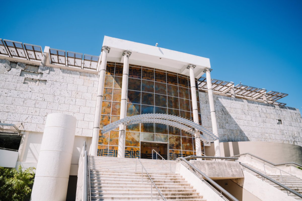 Exterior shot of the Museo de Arte de Puerto Rico in San Juan