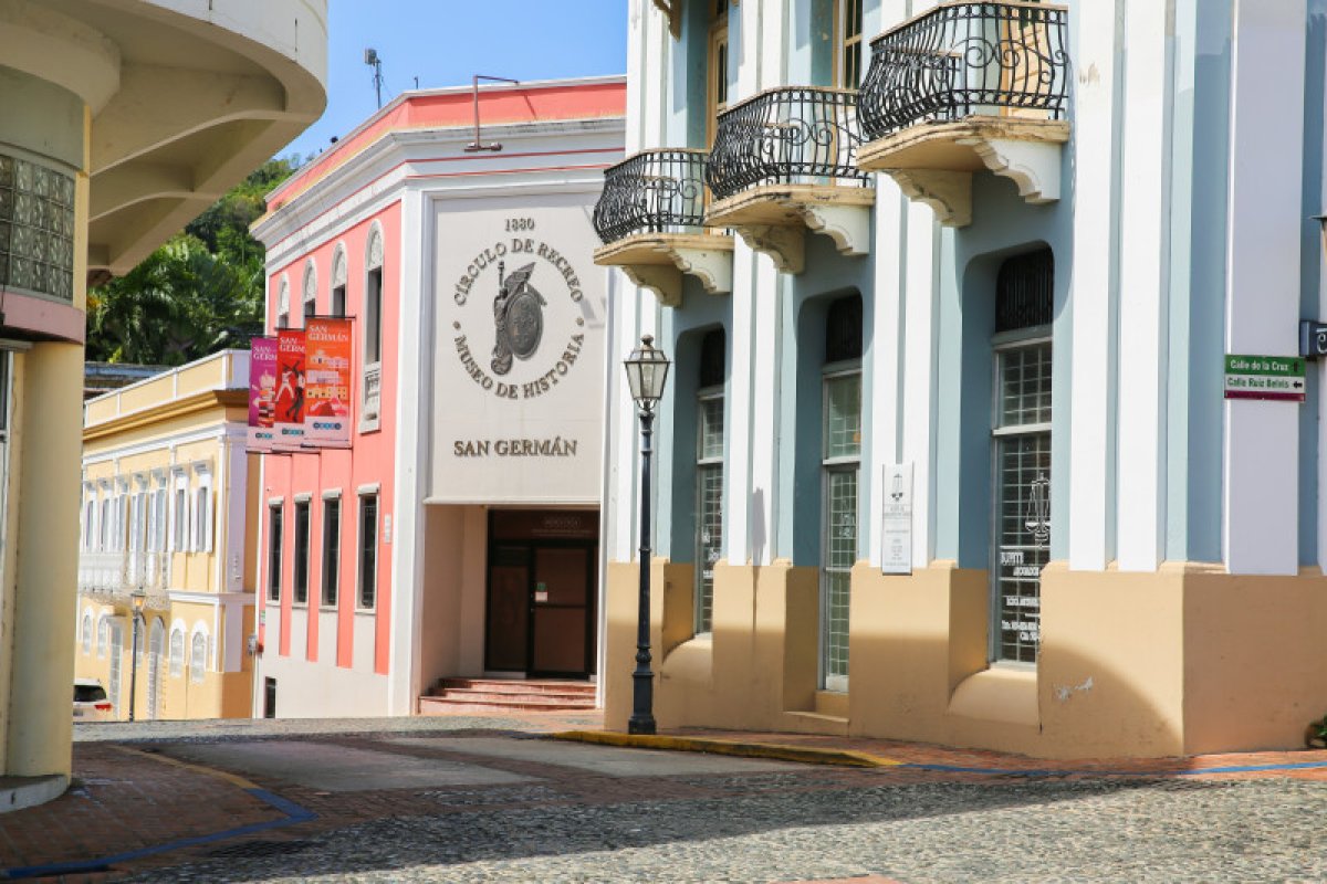 Una vista desde el museo de la farmacia en San Germán.