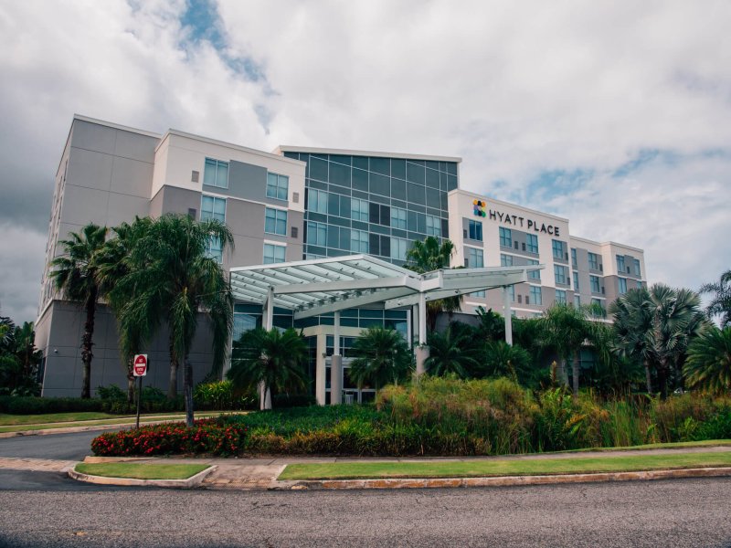 Vista exterior del Hotel y Casino Hyatt Place en Manatí.