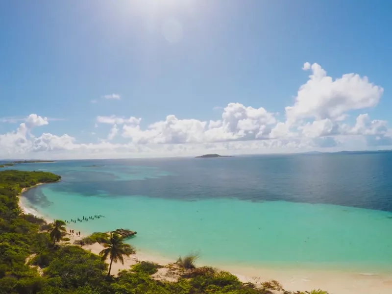 Panoramic view of Puerto Rico’s Icacos Island showcasing its white-sand beaches and turquoise waters