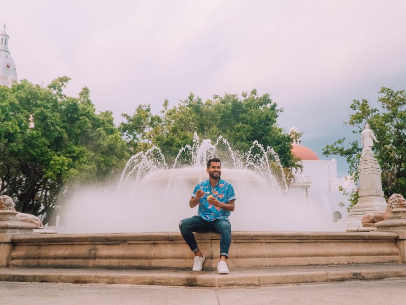 View of the fountain at the Plaza las Delicias in Ponce.