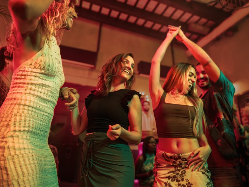 People dancing at La Factoría.