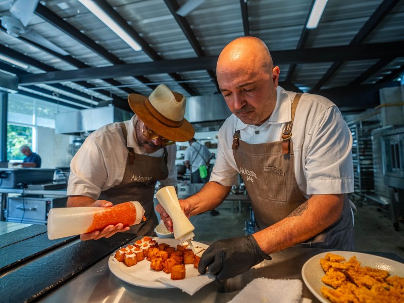 Chef Raúl Correa prepares a dish 