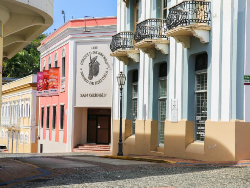 Una vista desde el museo de la farmacia en San Germán.