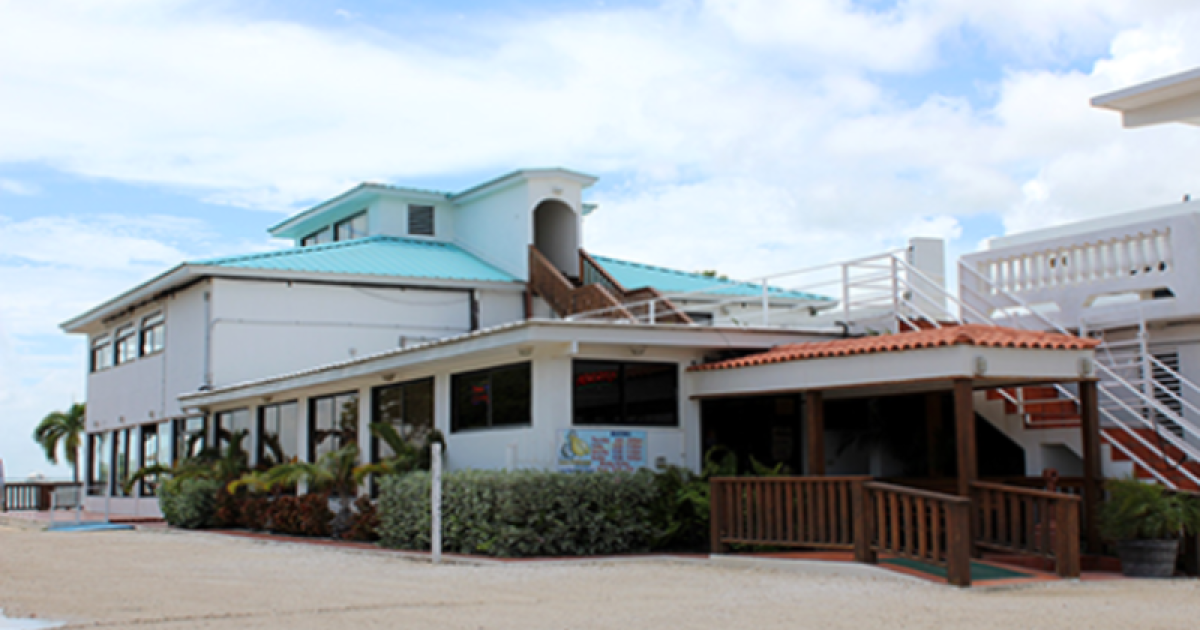 El Pelicano Restaurant - Manatee Eco Resort | Discover Puerto Rico