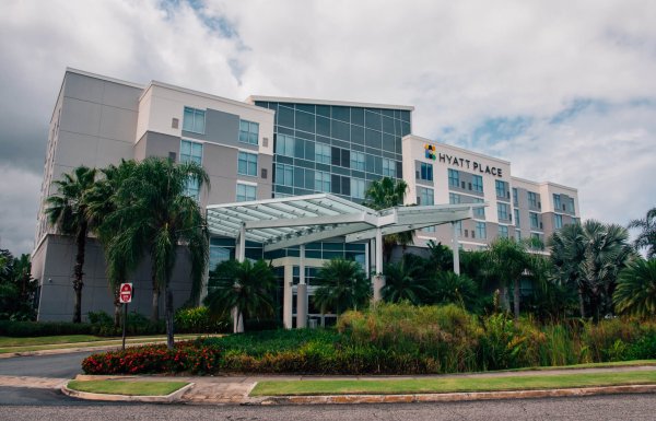 Exterior view of the Hyatt Place Hotel and Casino in Manatí.