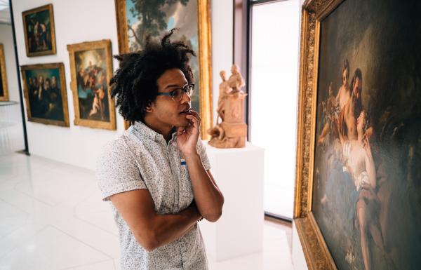 Viewing art at the Museo de Arte de Ponce.