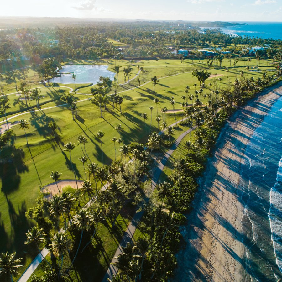 Magnífica vista aérea del Dorado Beach Resort & Club.