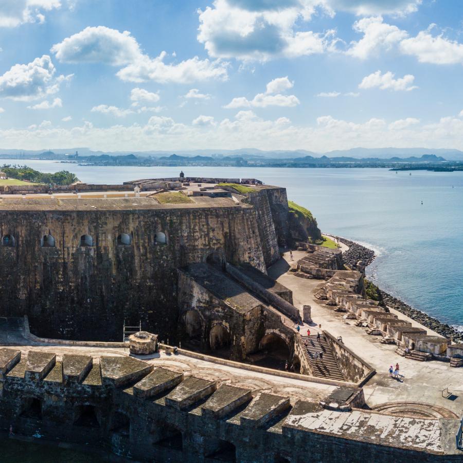 Vista panorámica aérea del Fuerte El Morro en San Juan.