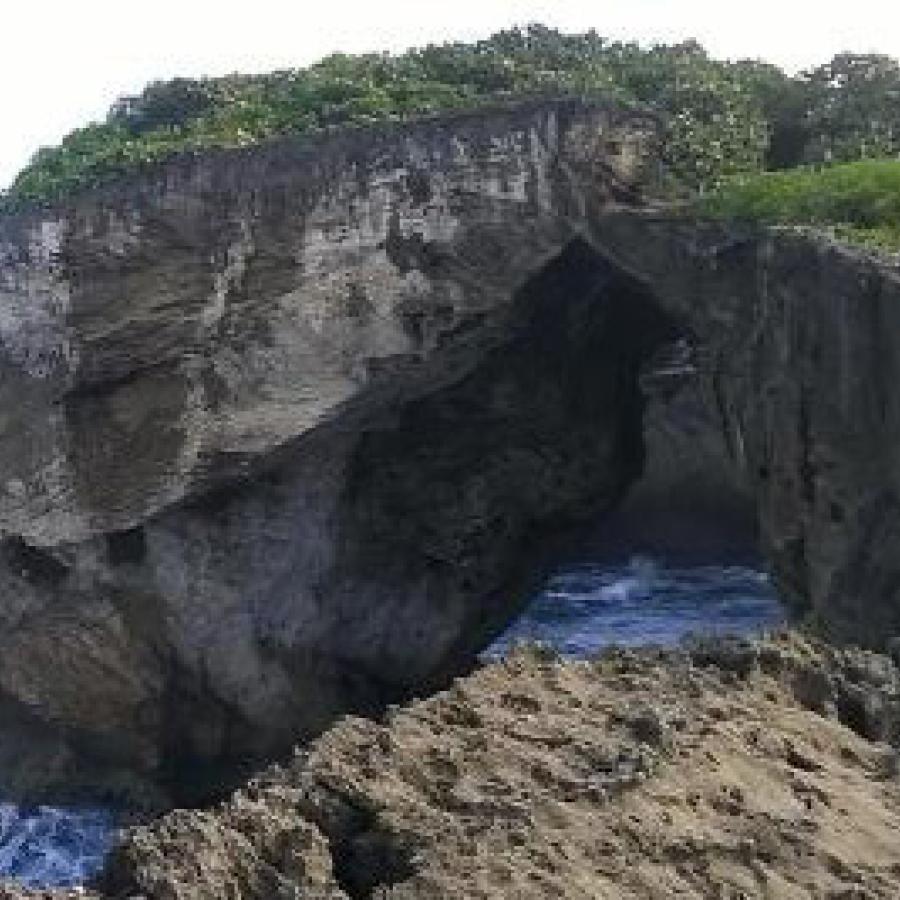 Exterior view of La Cueva del Indio in Arecibo.