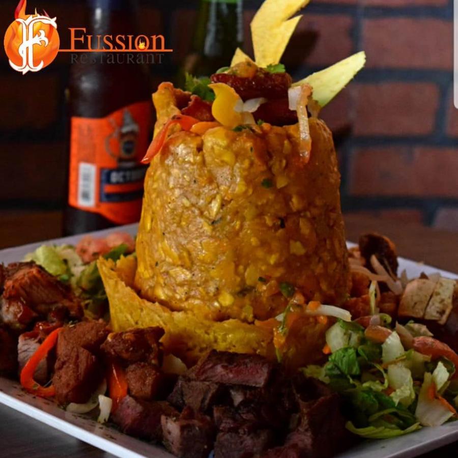 Fussion mixes Puerto Rican cuisine with several international flavors.