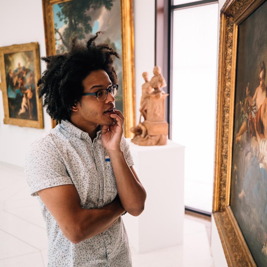 Viewing art at the Museo de Arte de Ponce.