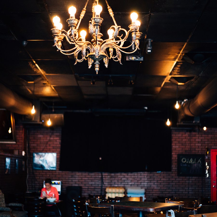 Inside view of a restaurant in Caguas called Ojalá Speakeasy Bar.