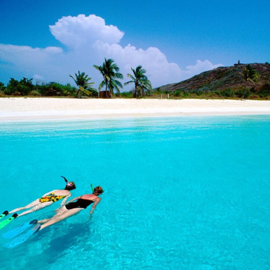 Two women snorkeling near Culebrita