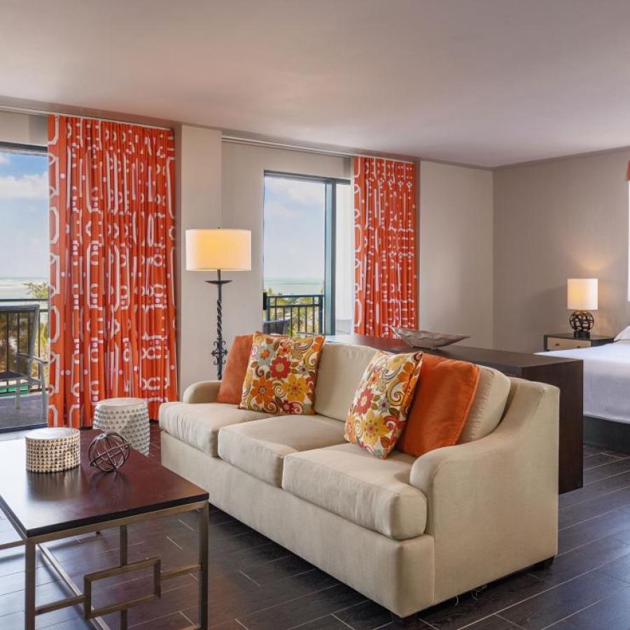 Suite familiar en el Wyndham Grand Rio Mar Golf and Beach Resort.