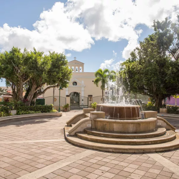 View of a fountain at Guaynabo's central plaza. 