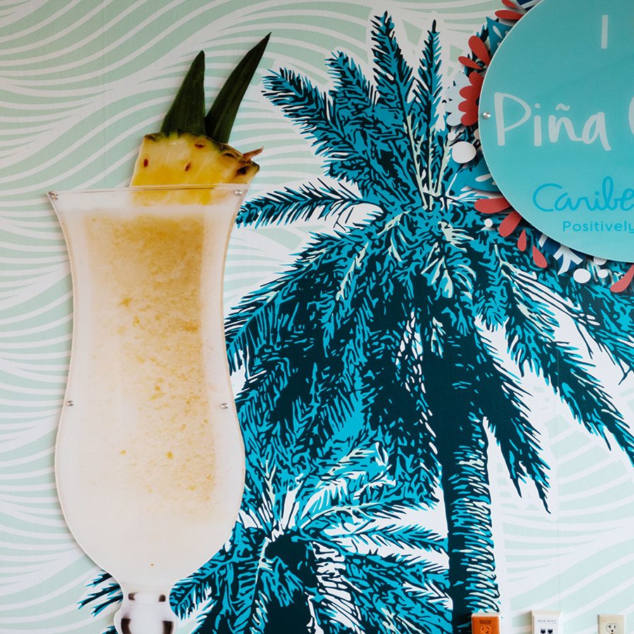 Mural de Piña Colada en el hotel Caribe Hilton.