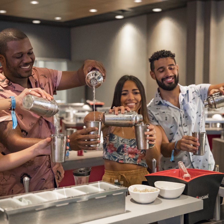 A group takes a mixology class at Casa Bacardí