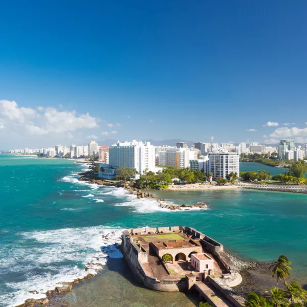 Vista de Condado desde el Viejo San Juan.