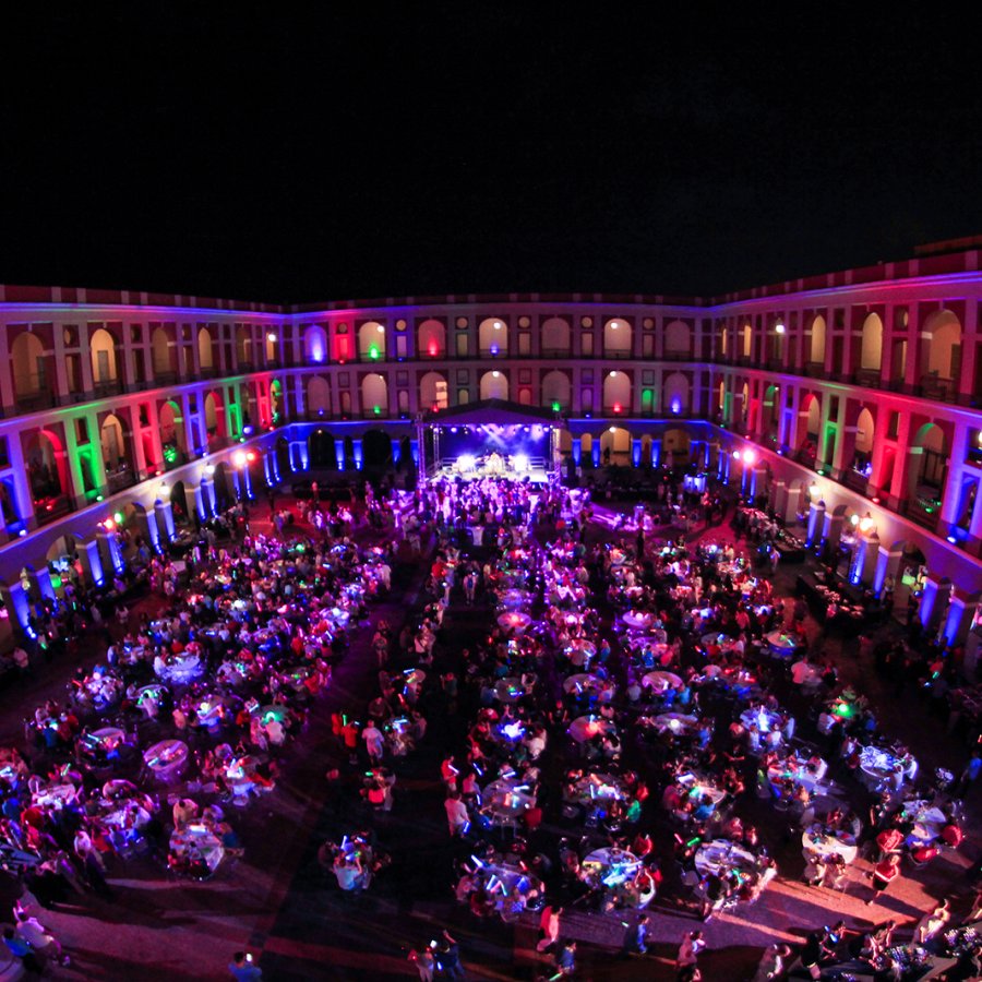 : Private group dinner party in Cuartel de Ballajá.  Event production design and coordination by Group Services Inc.