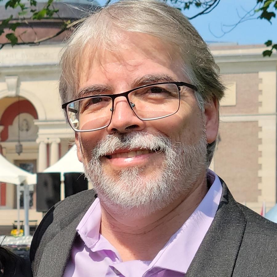 Headshot of Dr Jimenez.
