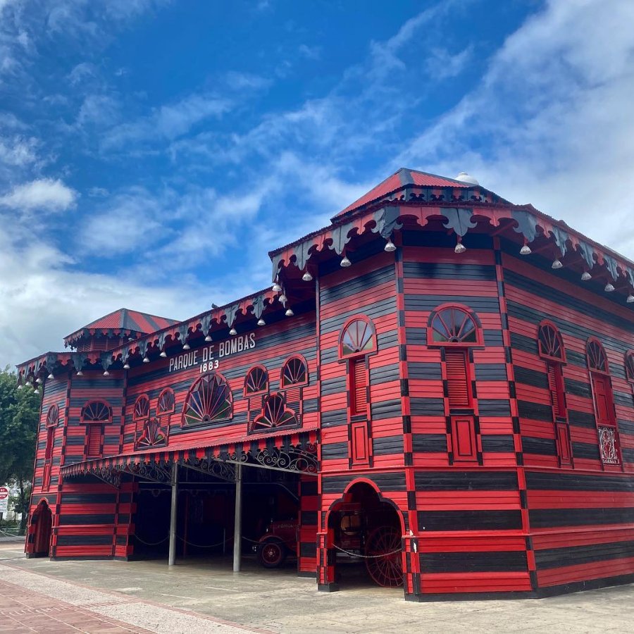 Side view of the Parque de Bombas in Ponce 